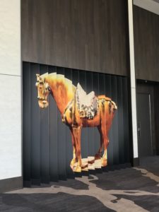 horse-art-installation